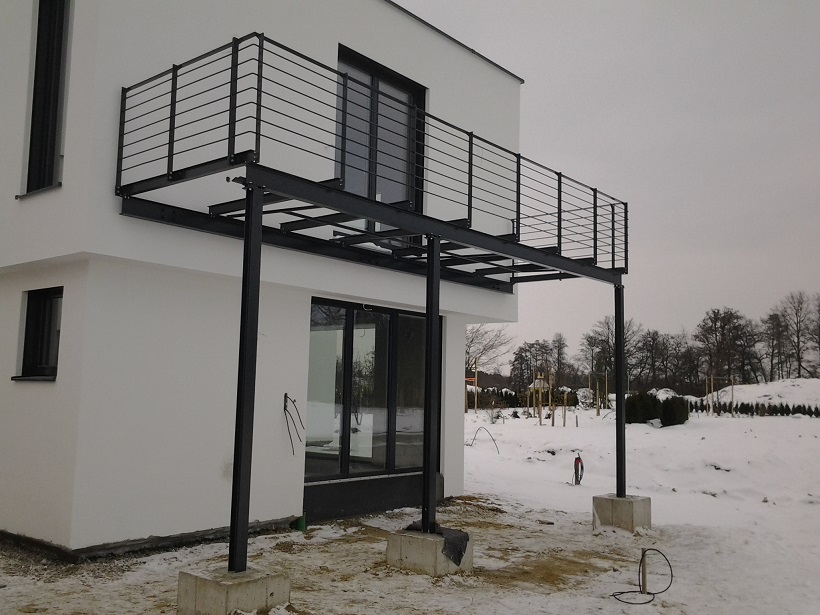 Balkon mit Treppe verzinkt Fuchs Metallbau